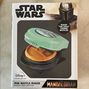 Star Wars Mandalorian Mini Waffle Maker